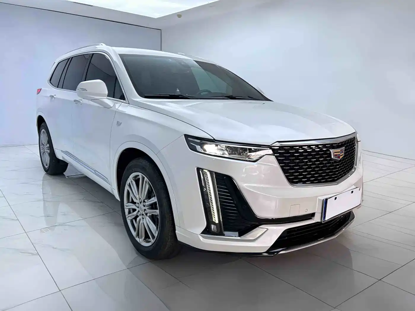 CADILLAC XT6