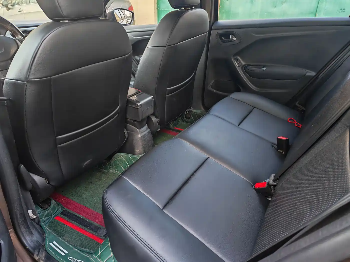 Peugeot 301 2014 1.6L Automatic Comfort Edition фото 10