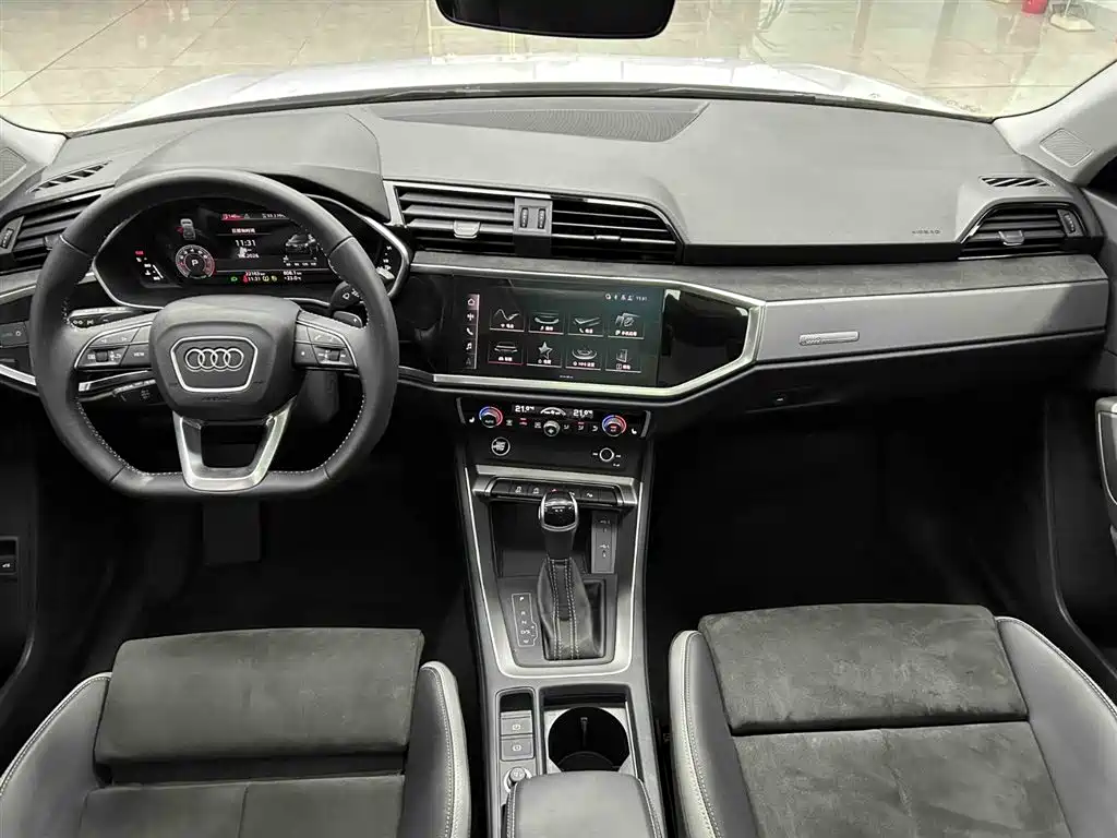Audi Q3 2022 35 TFSI Fashion Dynamic фото 2