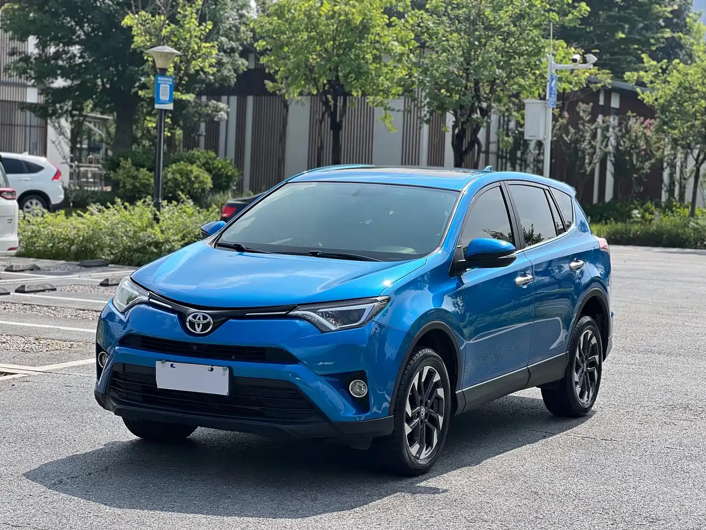 Photo 1 - Toyota RAV4 Rongfang