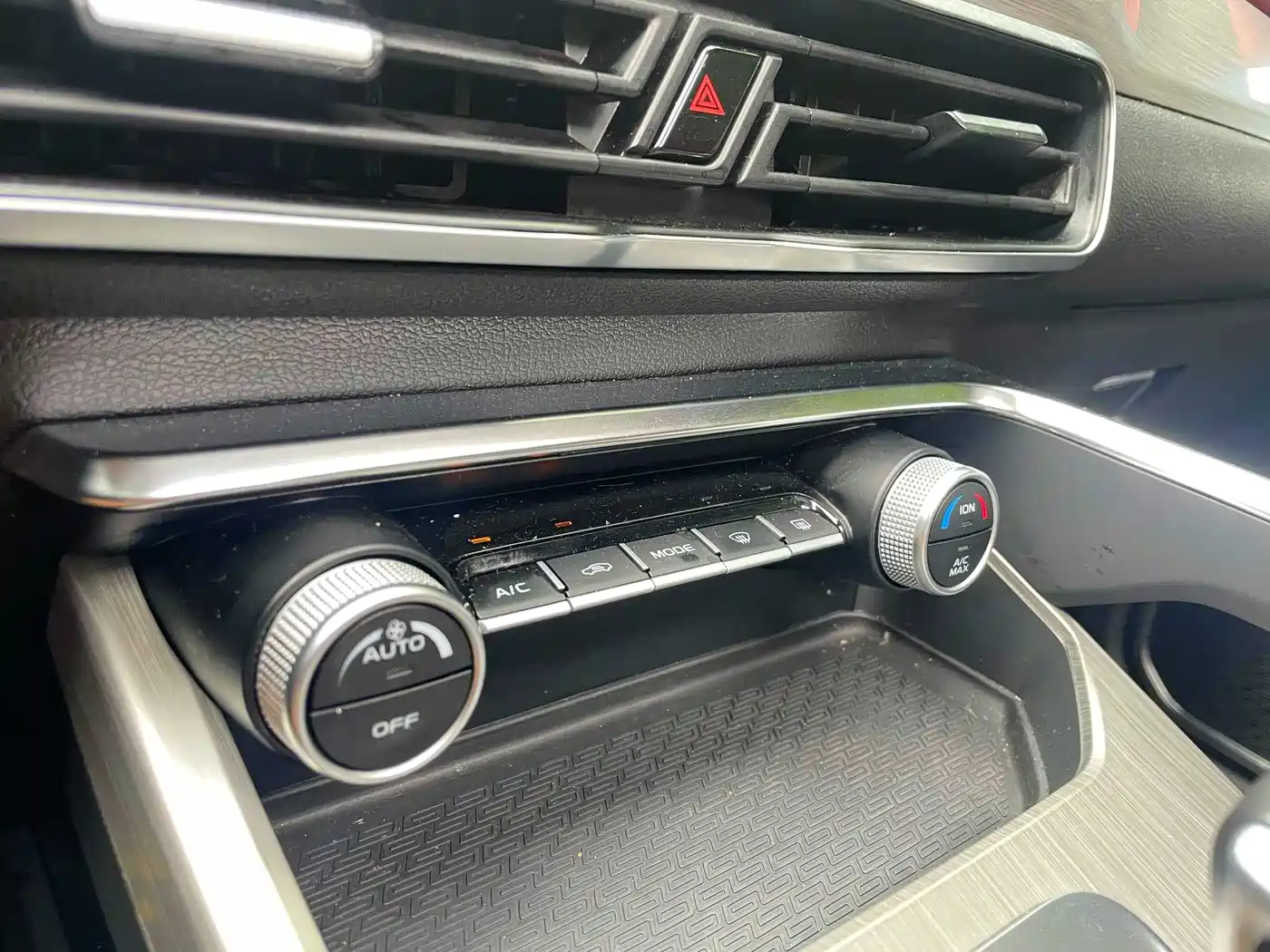 GEELY AUTOMOBILE BINYUE