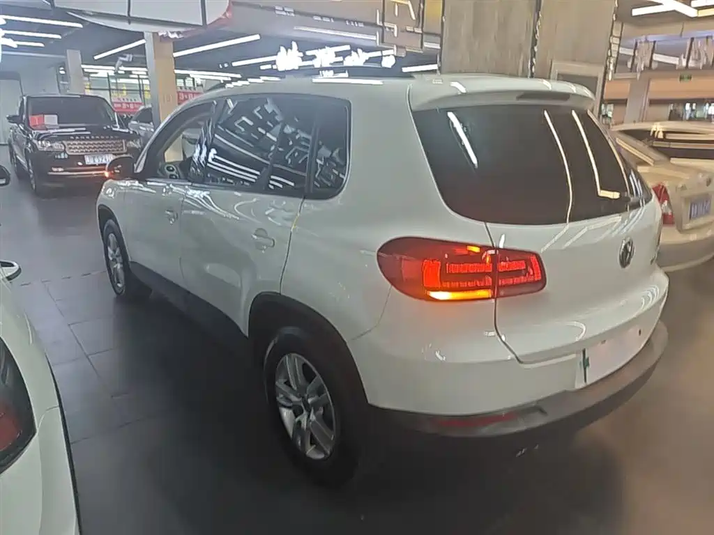 Volkswagen Tiguan 2015 1.8TSI Automatic 2WD Trendline фото 5