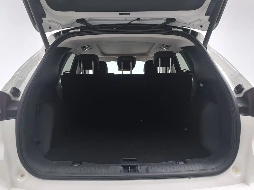 Photo 16 - Ford Escape