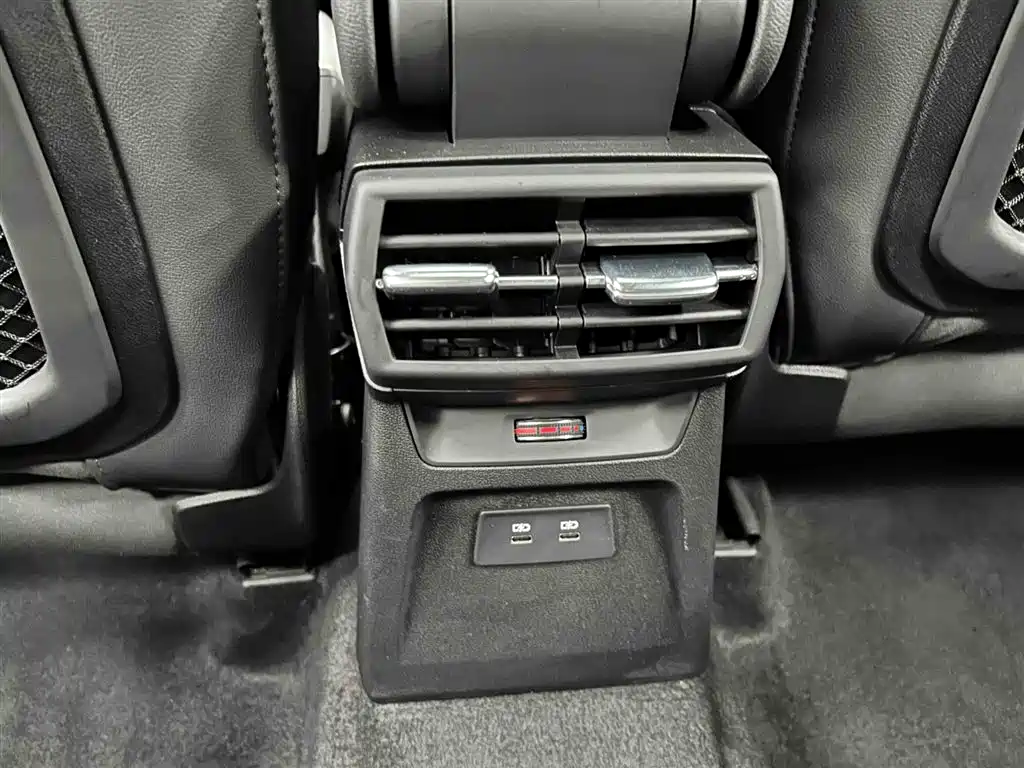 Audi A3 2023 Facelift Sportback 35 TFSI Luxury Sport фото 15