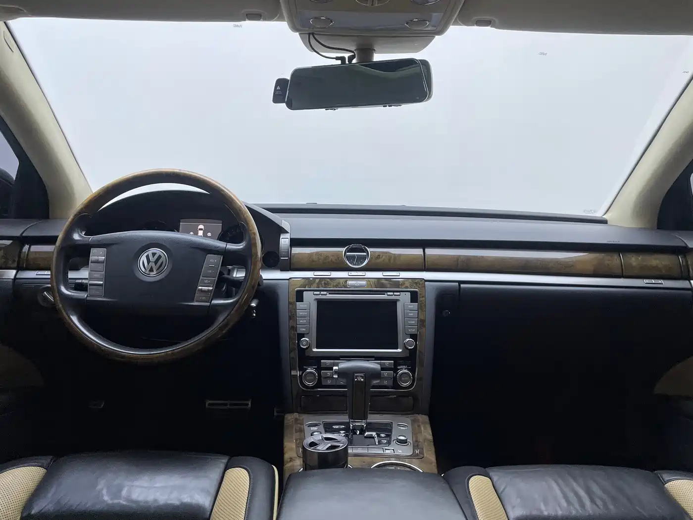 Volkswagen Phaeton 2009 Model 3.6L V6 5-seat Extended Luxury фото 14