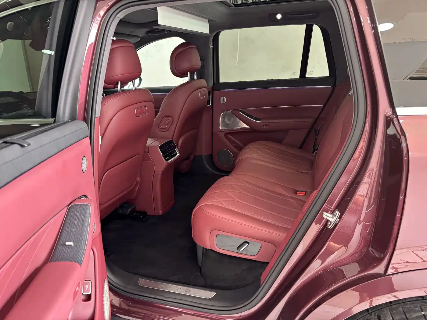 Aito AITO M8 2025 2025 Model Extended Range Ultra Edition 53.4kWh 5-Seater