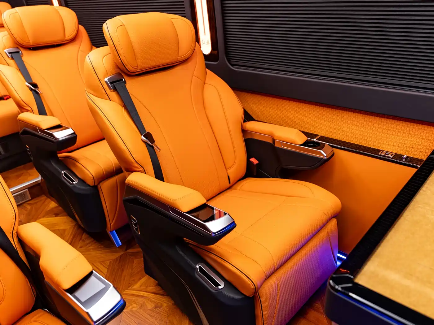 Hongqi Guoyue 2024 3.0T Flagship Edition 17-seater фото 23