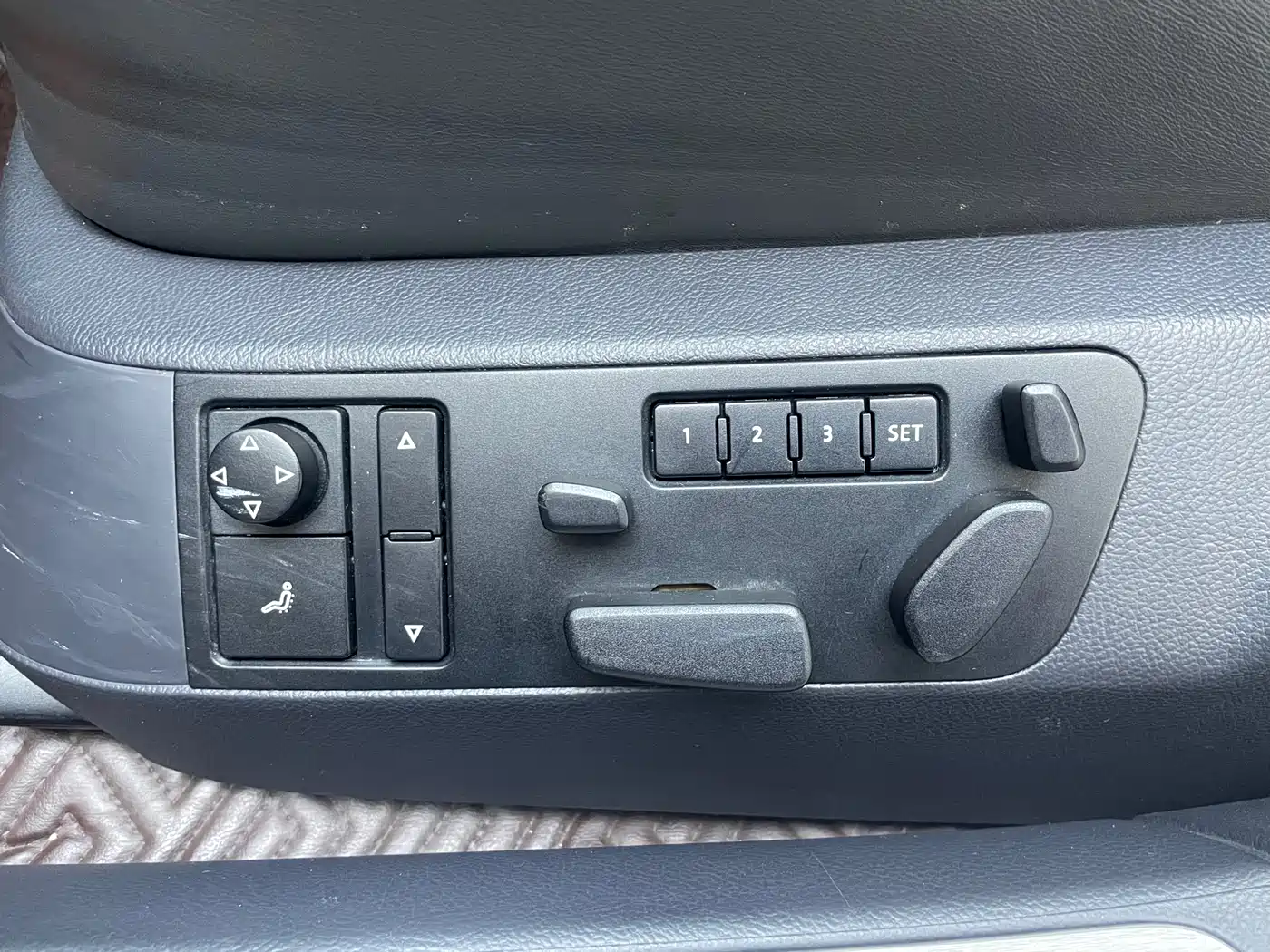 Volkswagen Phaeton 2009 Model 3.6L V6 5-seat Extended Luxury фото 6