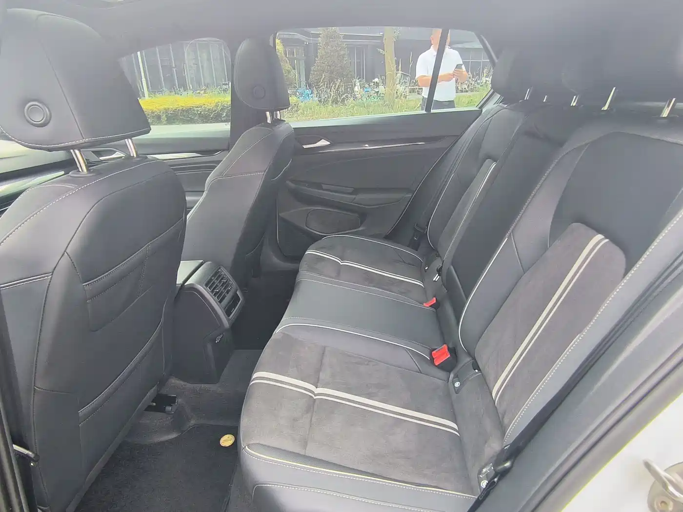 Volkswagen Golf 2023 280TSI DSG R-Line Lite фото 9
