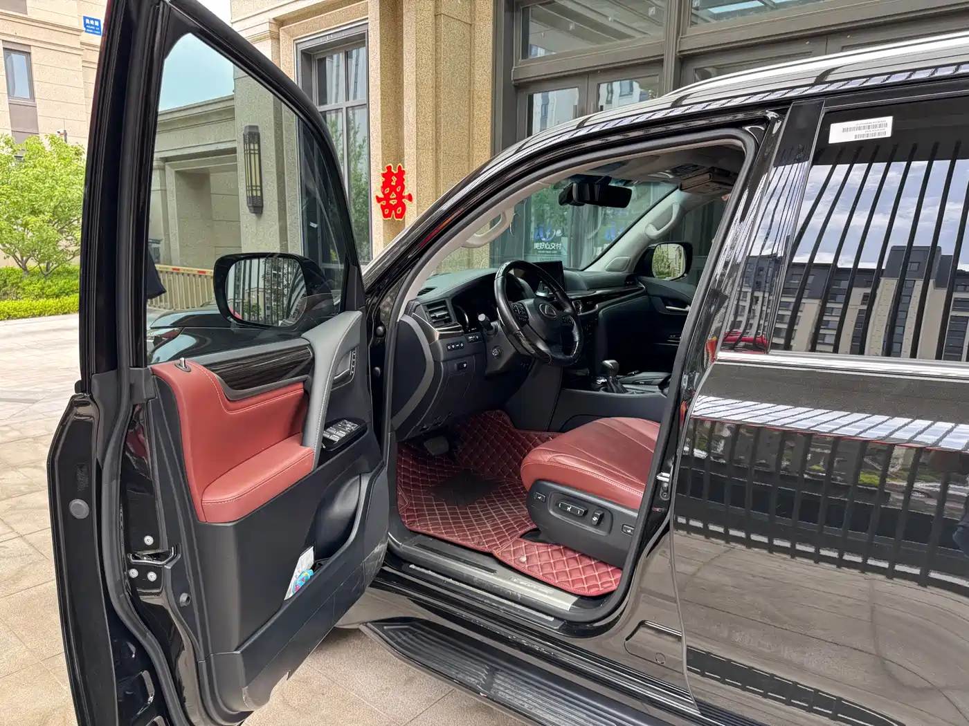 Lexus LX 2019 570 Dynamic Luxury Edition фото 4