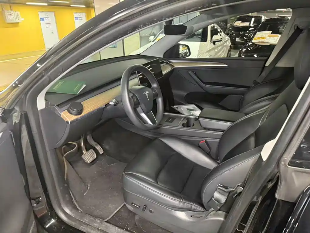 Фото 8 - Tesla Model Y