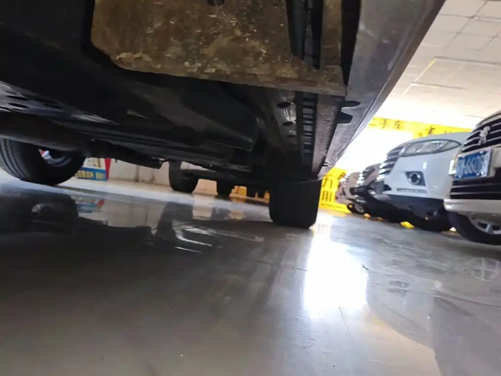 Toyota RAV4 Rongfang 2015 2.5L Automatic 4WD Elite Edition фото 22