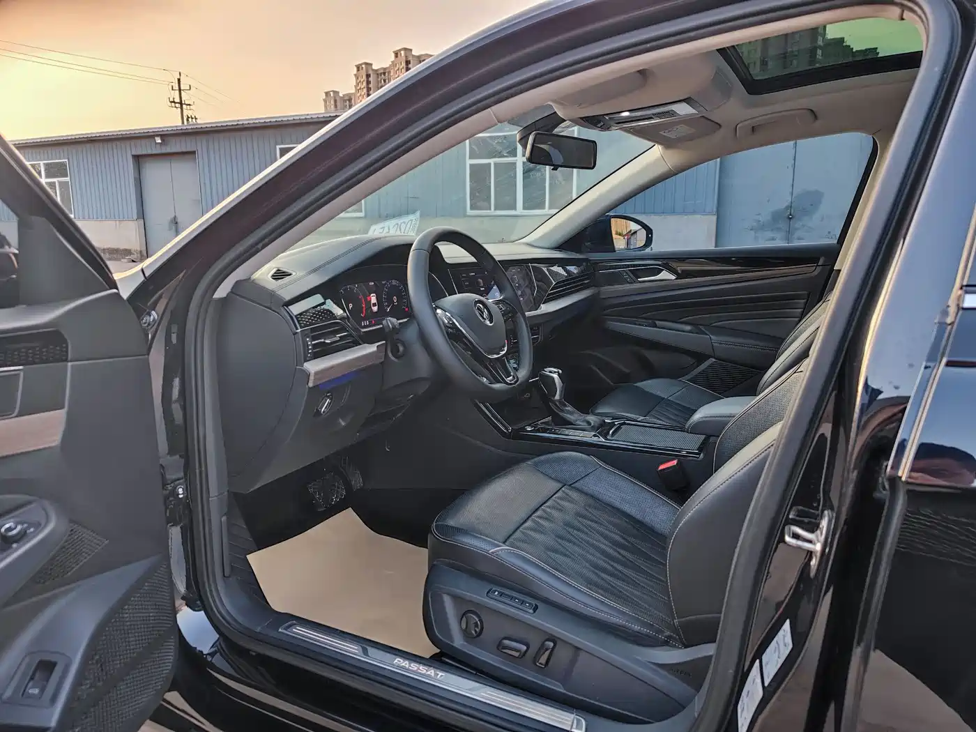 Volkswagen Passat 2021 Model 330TSI Luxury Edition фото 8