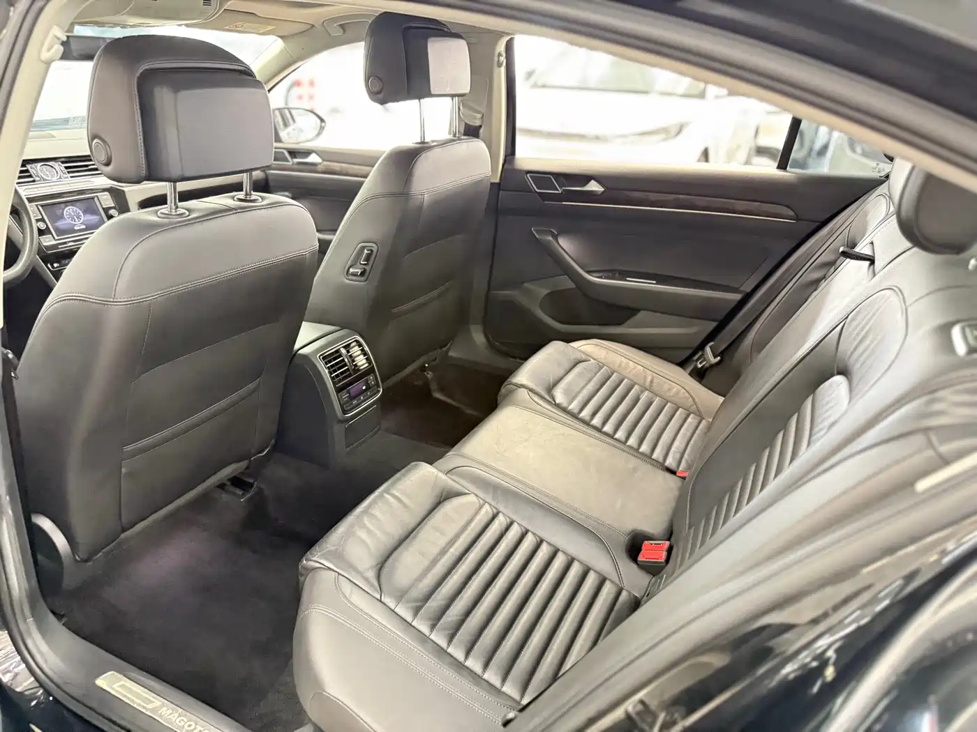 Volkswagen Magotan 2018 Facelift 330TSI DSG Luxury фото 7