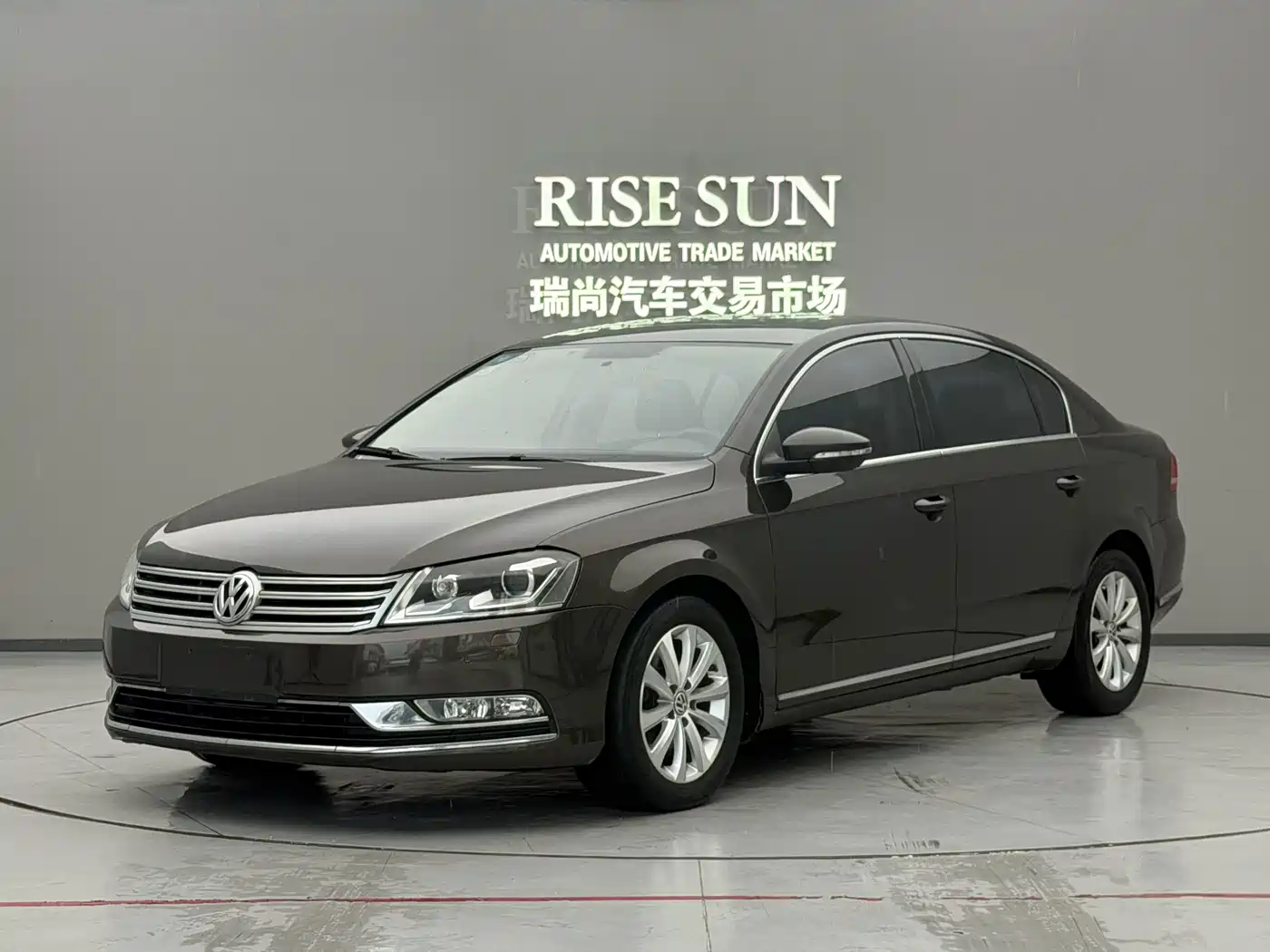 Photo 1 - Volkswagen Magotan