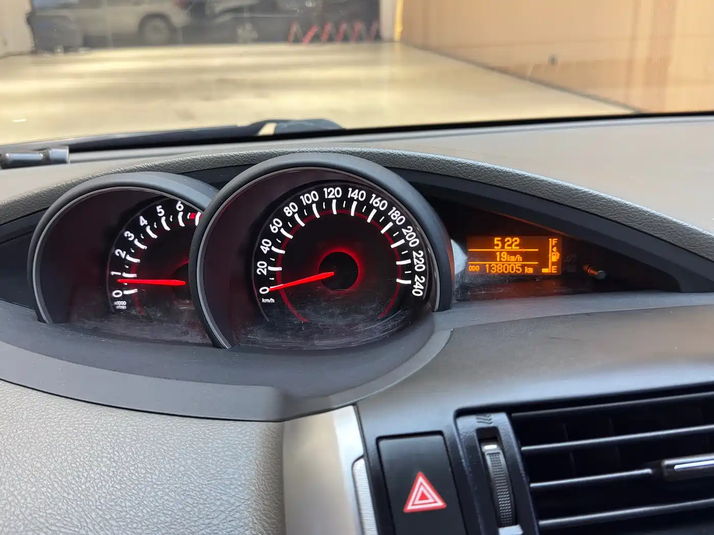 Toyota E'Z 2015 180E CVT Crossover Edition фото 14
