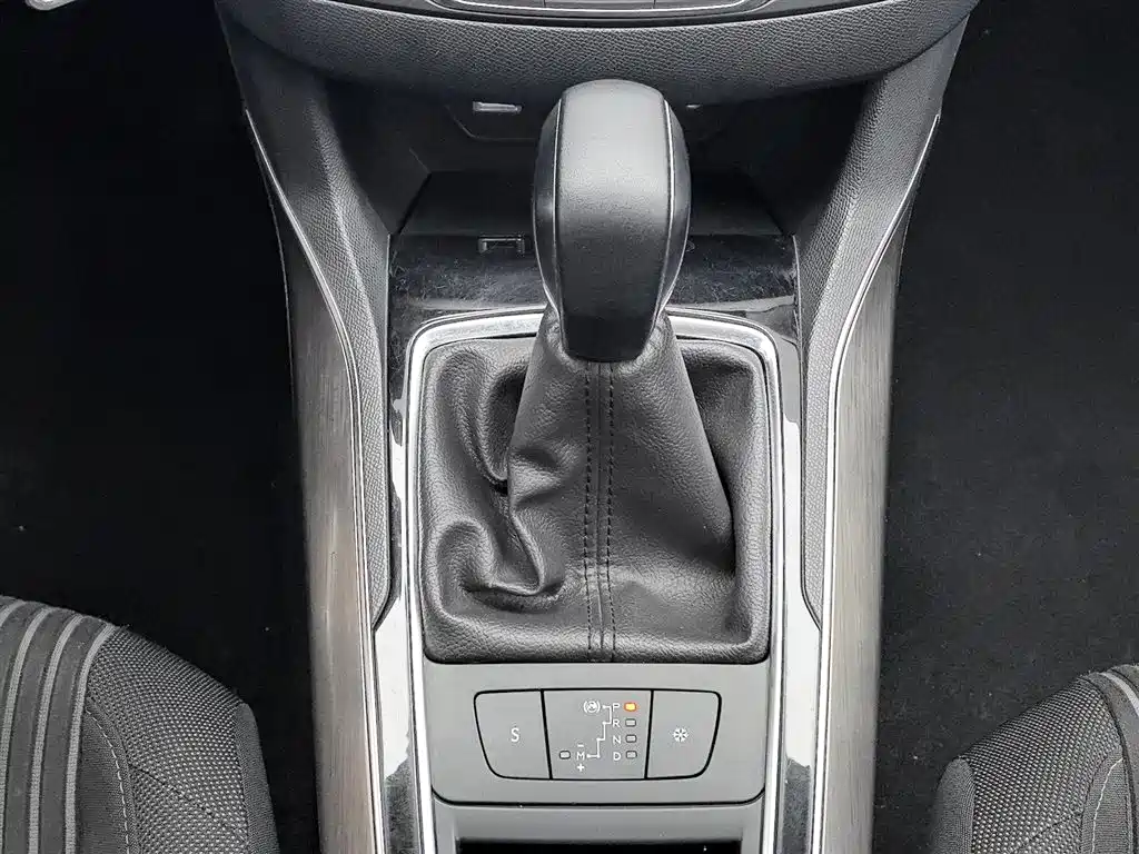 Peugeot 408 2018 350THP Automatic Luxury Edition фото 13