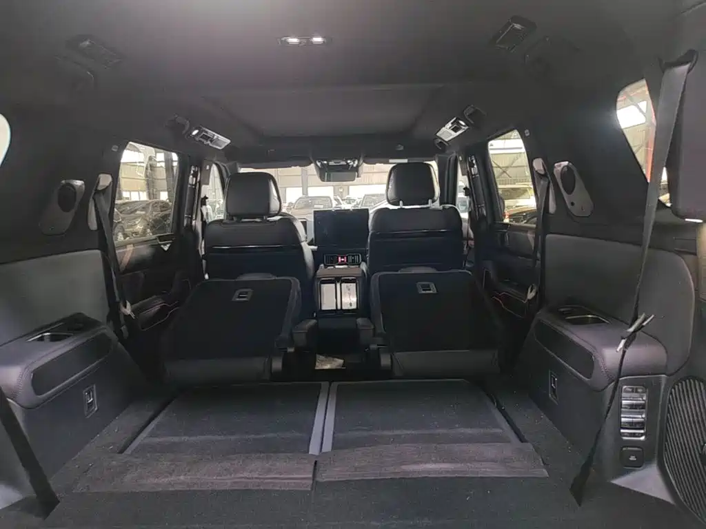 Fang Cheng Bao Leopard 8 2025 2025 Zhiyong Luxury Edition 6-seater