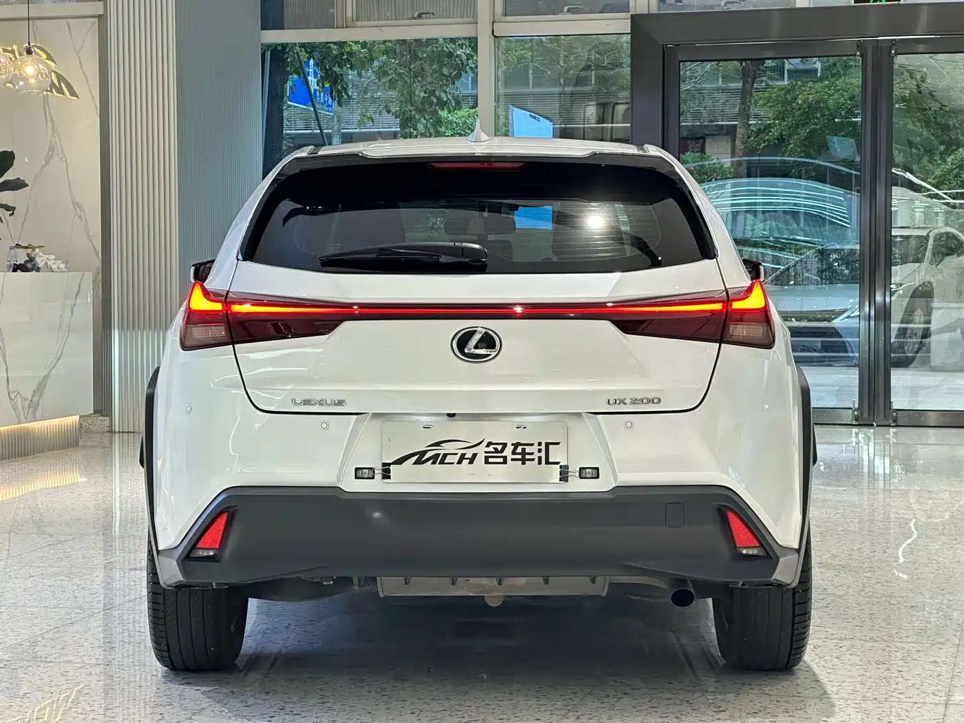 Lexus UX 2020 200 Special Edition фото 4