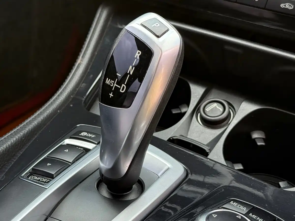 BMW 5 Series 2013 520Li Elegance фото 22