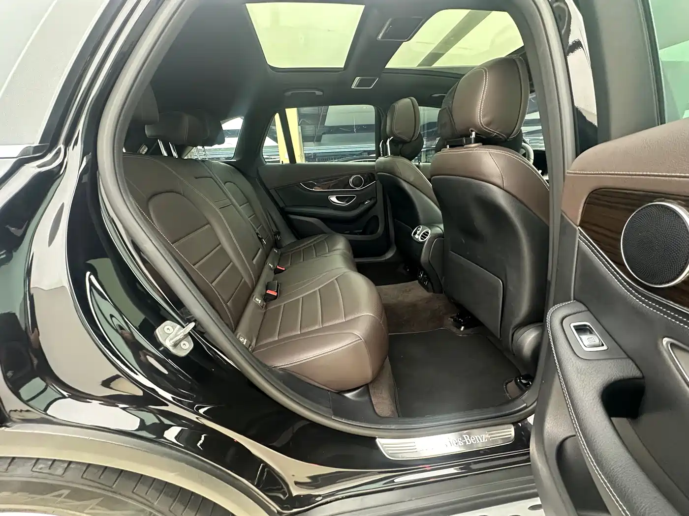 Mercedes-Benz GLC 2019 Facelift GLC 260 L 4MATIC Luxury фото 16
