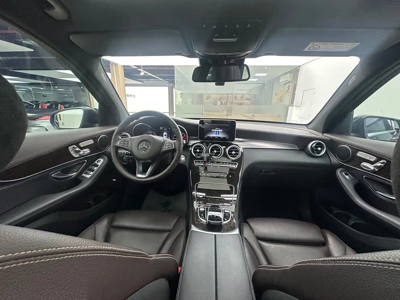 Mercedes-Benz GLC 2019 Facelift GLC 260 L 4MATIC Luxury фото 6