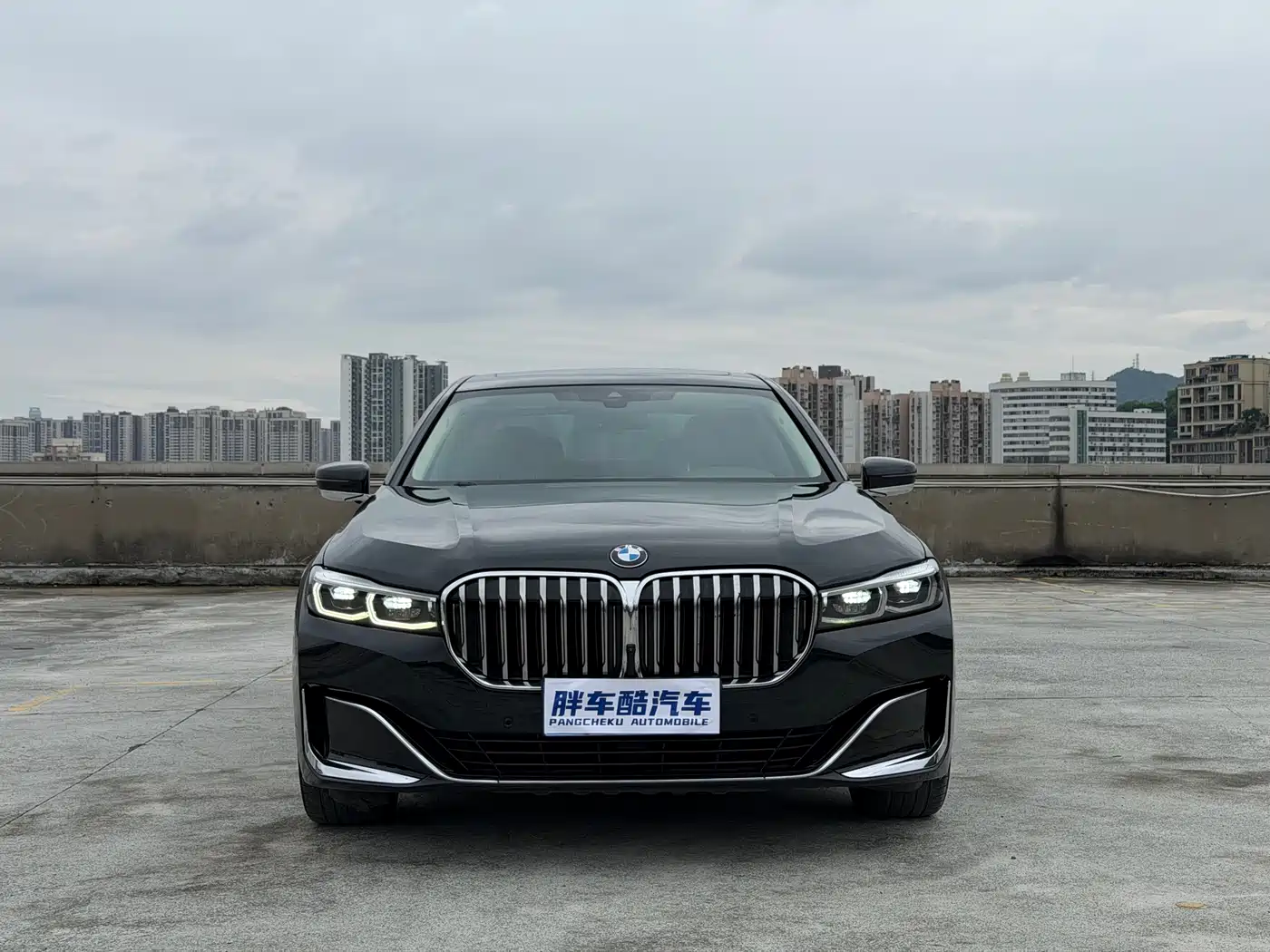 BMW 7 Series 2019 740Li Leading Luxury Package фото 2