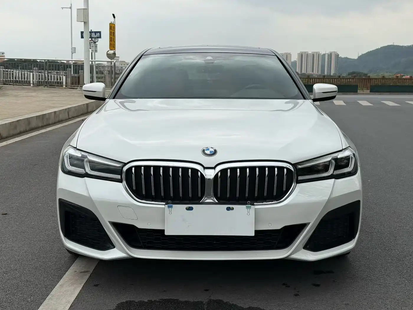 BMW 5 Series 2022 530Li Leading M Sport Package фото 2