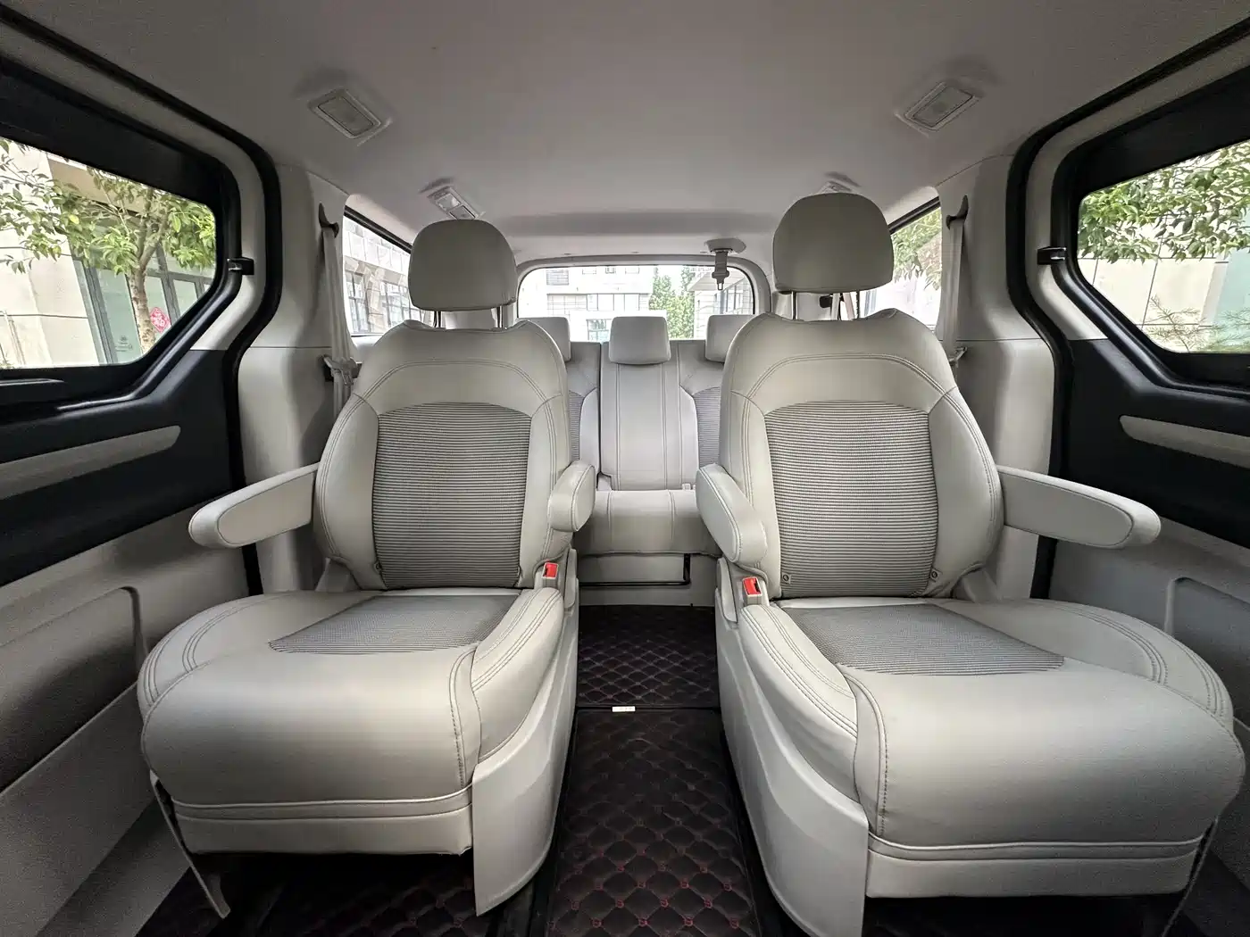 SAIC Maxus Maxus G10 2018 PLUS 1.9T Automatic Luxury Edition Diesel фото 17