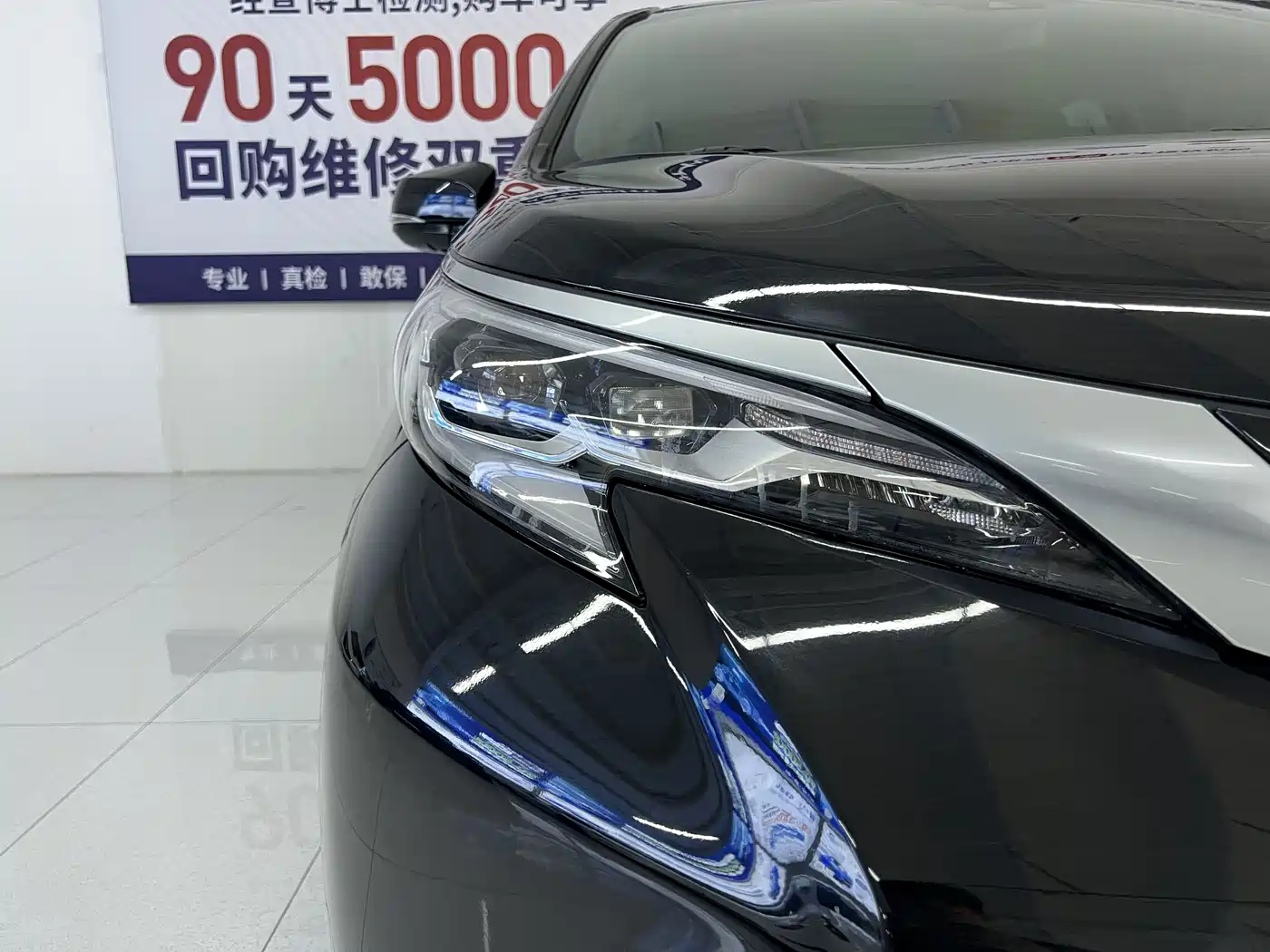 Toyota Sienna 2021 2.5L Hybrid Platinum Edition фото 5