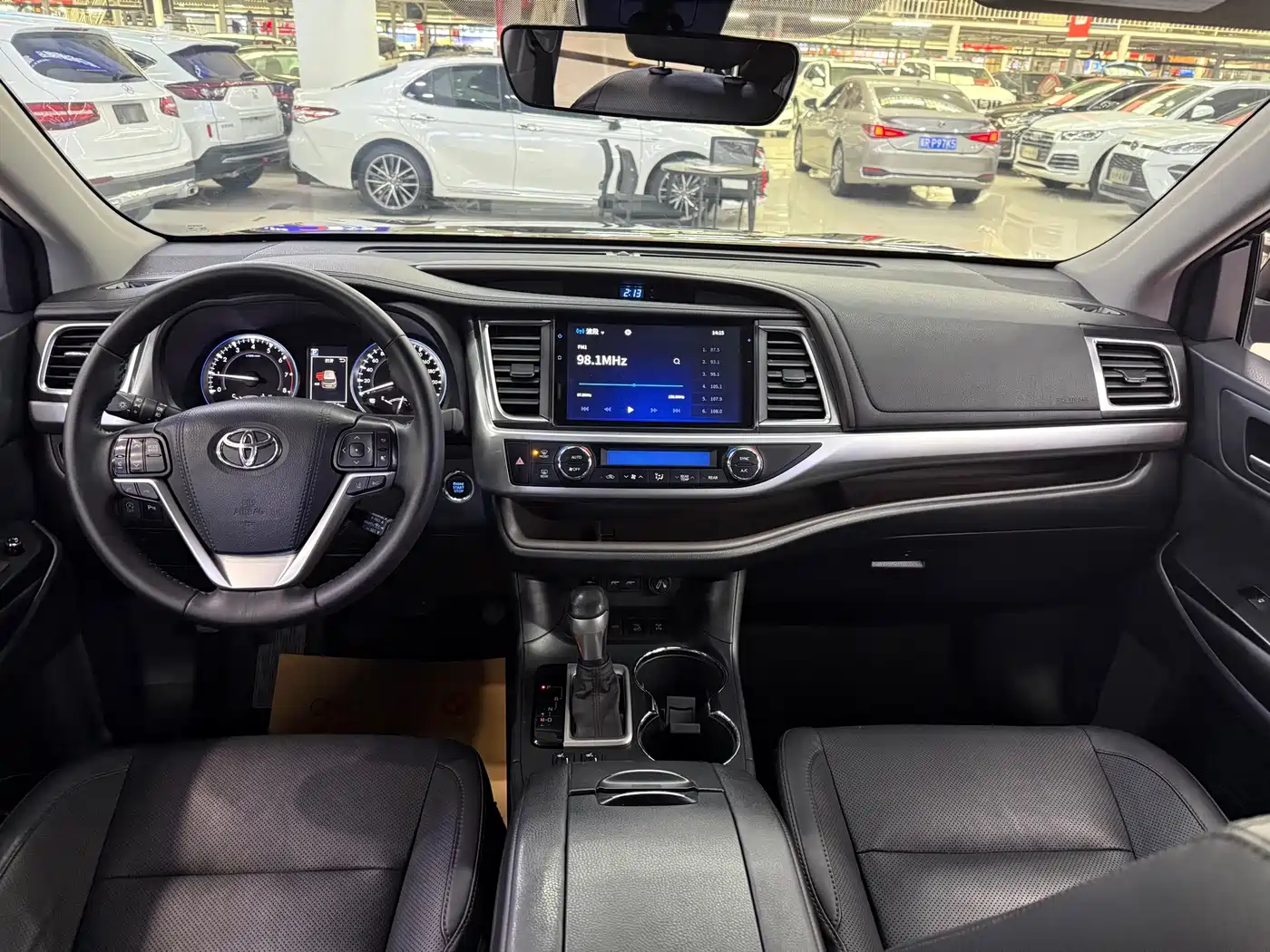 TOYOTA HIGHLANDER