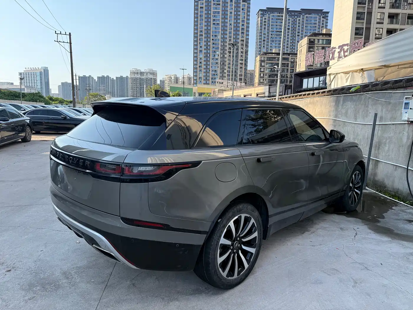 Land Rover Range Rover Velar 2018 2017 P380 R-DYNAMIC SE