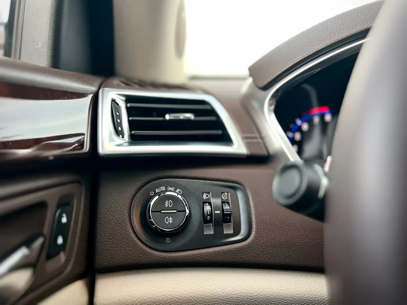 Cadillac SRX 2014 3.0L Elite Model фото 20