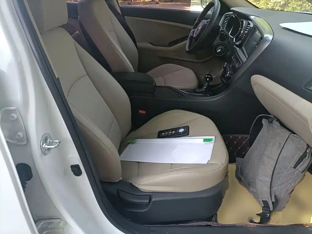 Kia K5 2015 2.0L Automatic GL фото 25