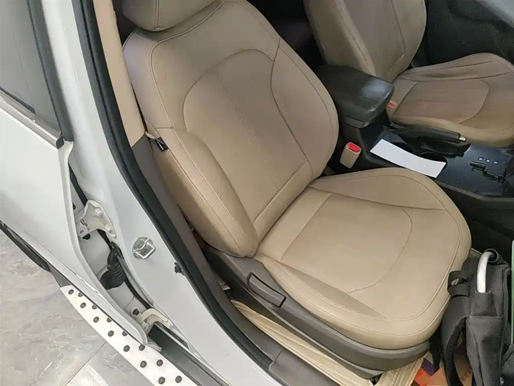 Hyundai Beijing Hyundai ix35 2015 2.0L Automatic 2WD Smart Type China IV фото 25