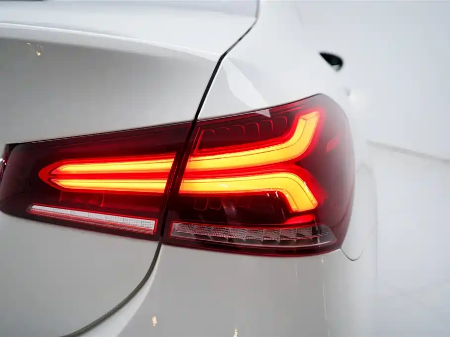 Mercedes-Benz A-Class 2019 A 200 L Sport Sedan фото 14