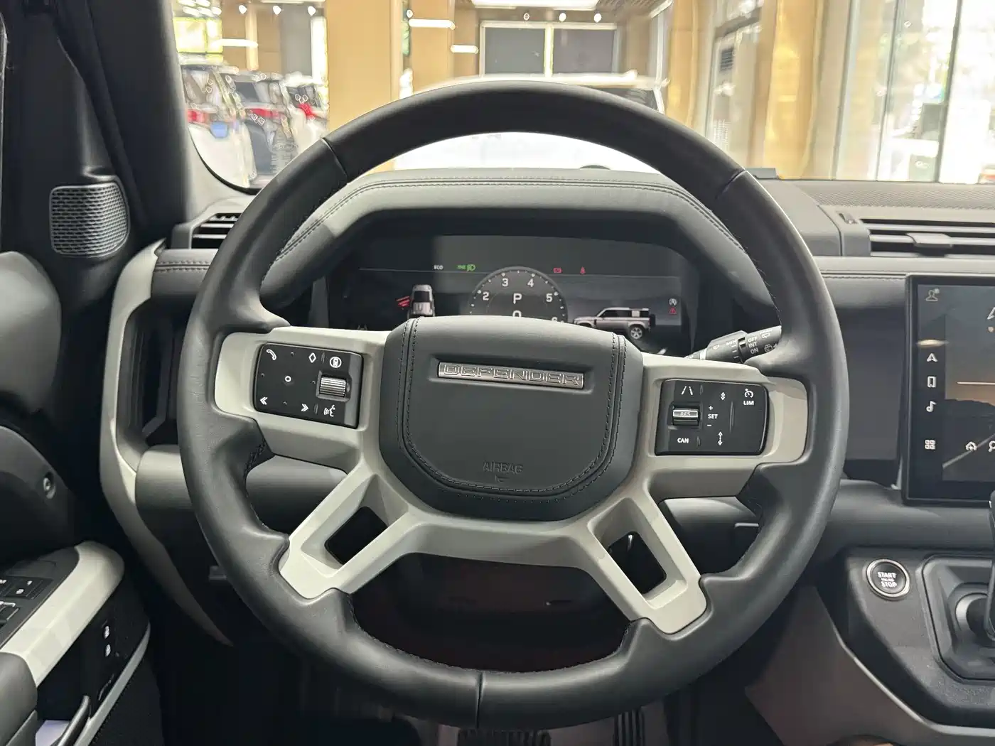 Land Rover Defender 2024 110 3.0T P400 Dark Special Edition фото 15