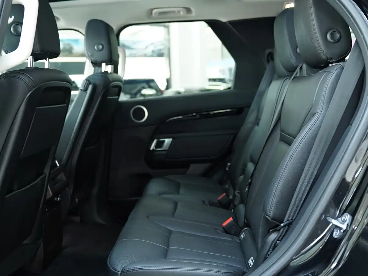 Land Rover Discovery 2019 3.0 SC V6 SE фото 10