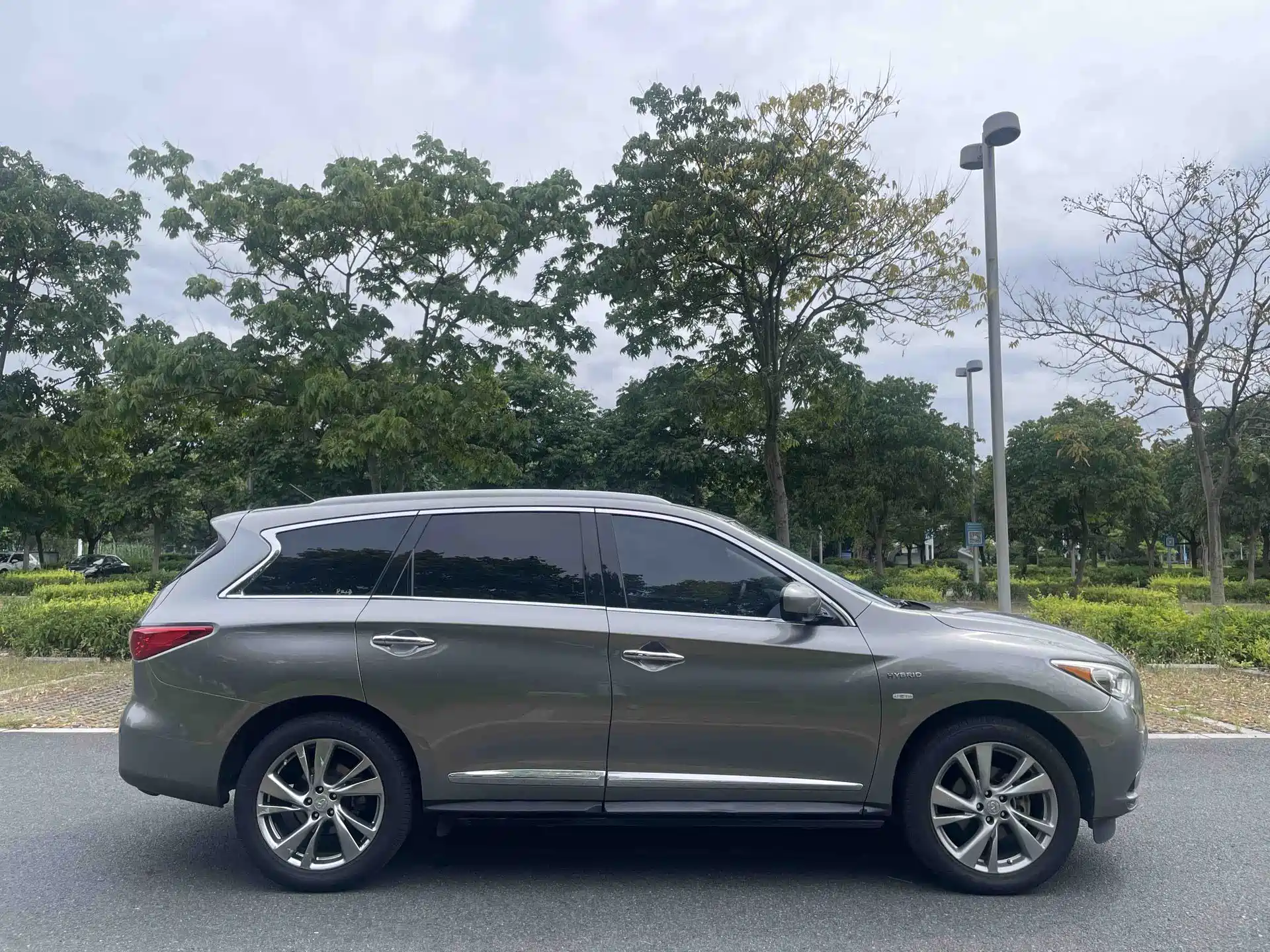 Photo 7 - Infiniti QX60 (Import)