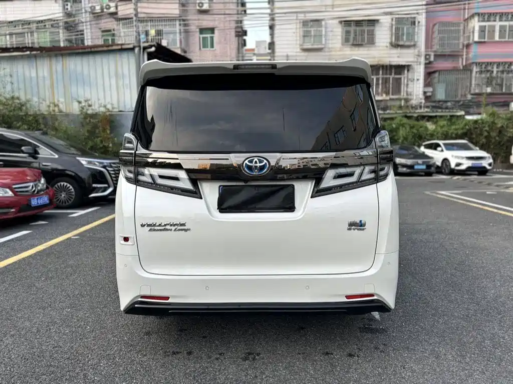 Фото 5 - Toyota Vellfire