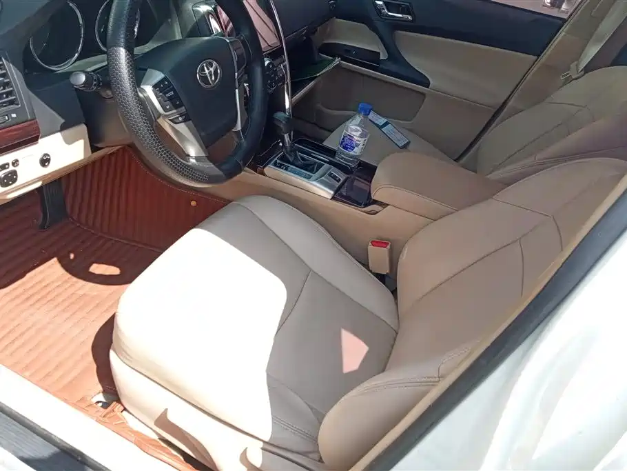 Toyota Reiz 2010 2.5S Elegance Elite Edition фото 9