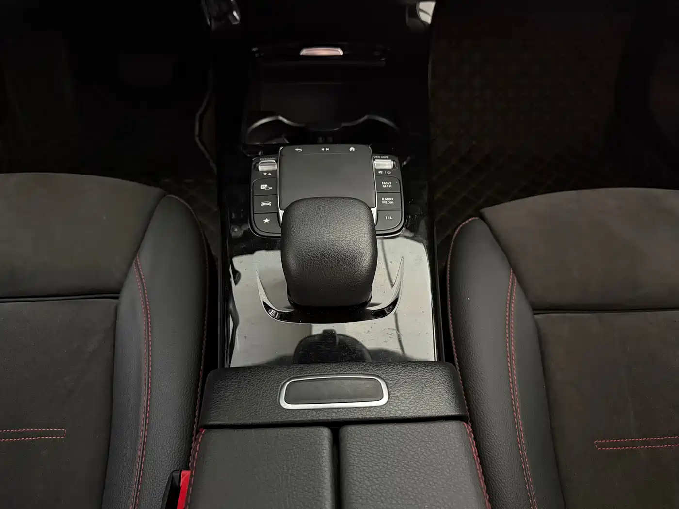 Mercedes-Benz A-Class 2024 A 200 L Fashion Edition фото 14
