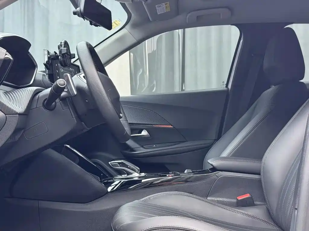 Peugeot 2008 2023 2022 230THP THE ONE
