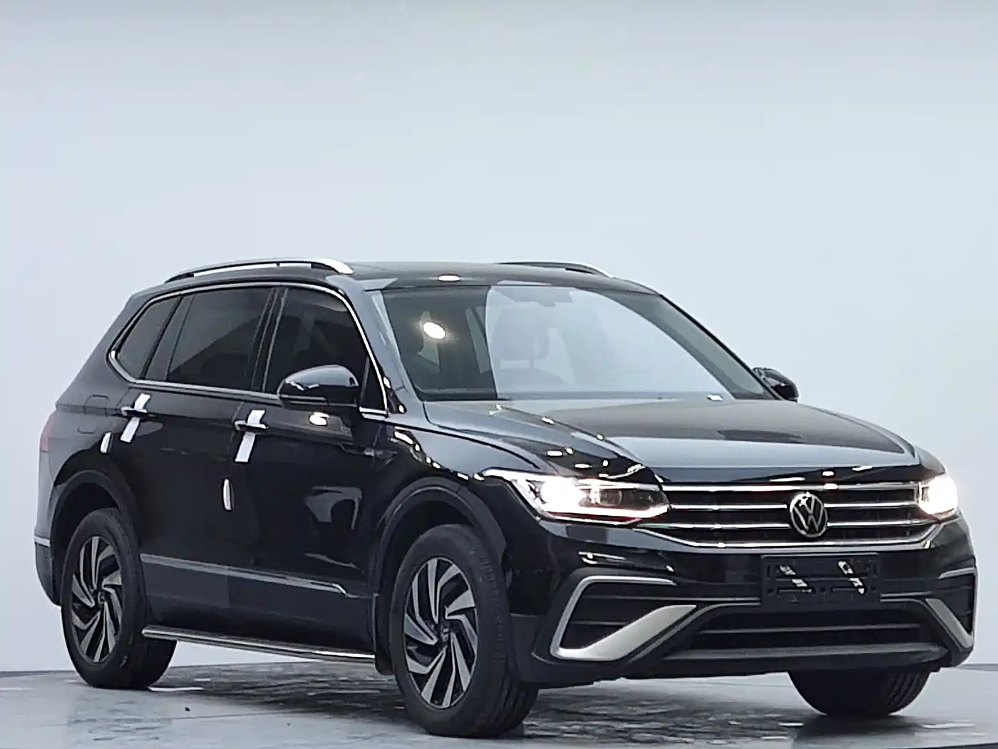 Volkswagen Tiguan L 2023 280TSI 2WD Trend Limited Edition фото 3