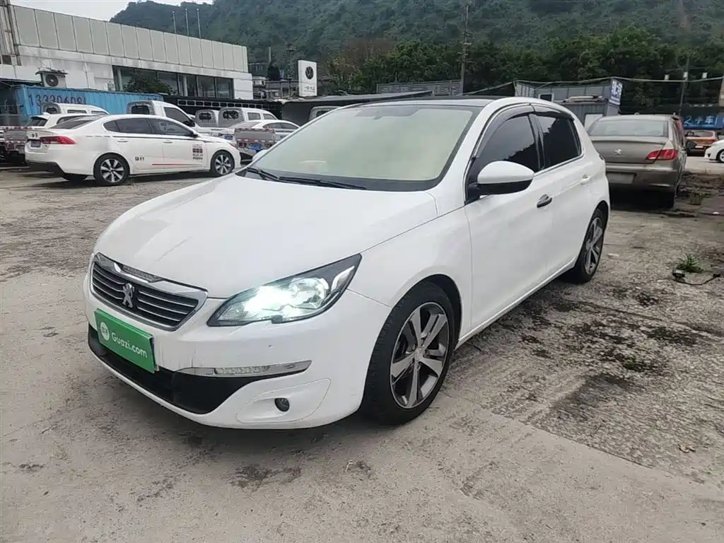 Peugeot 308S 2015 1.2T Auto Dynamic Edition фото 2