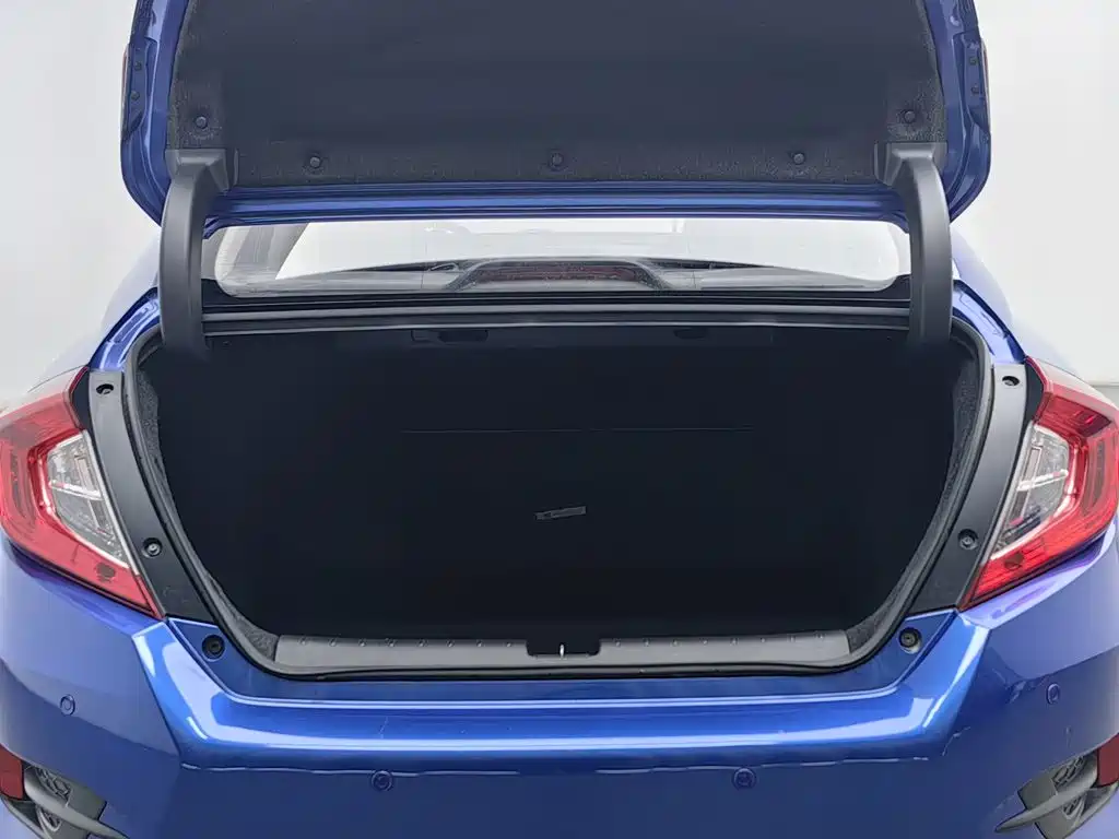 Фото 16 - Honda Civic