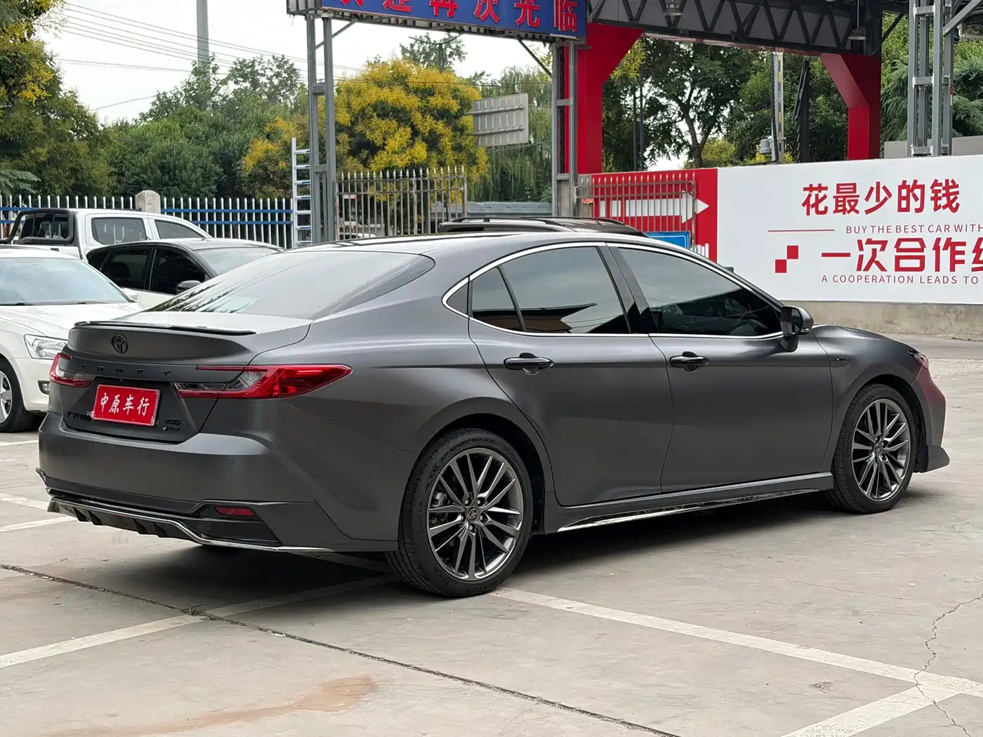 Фото 17 - Toyota Camry