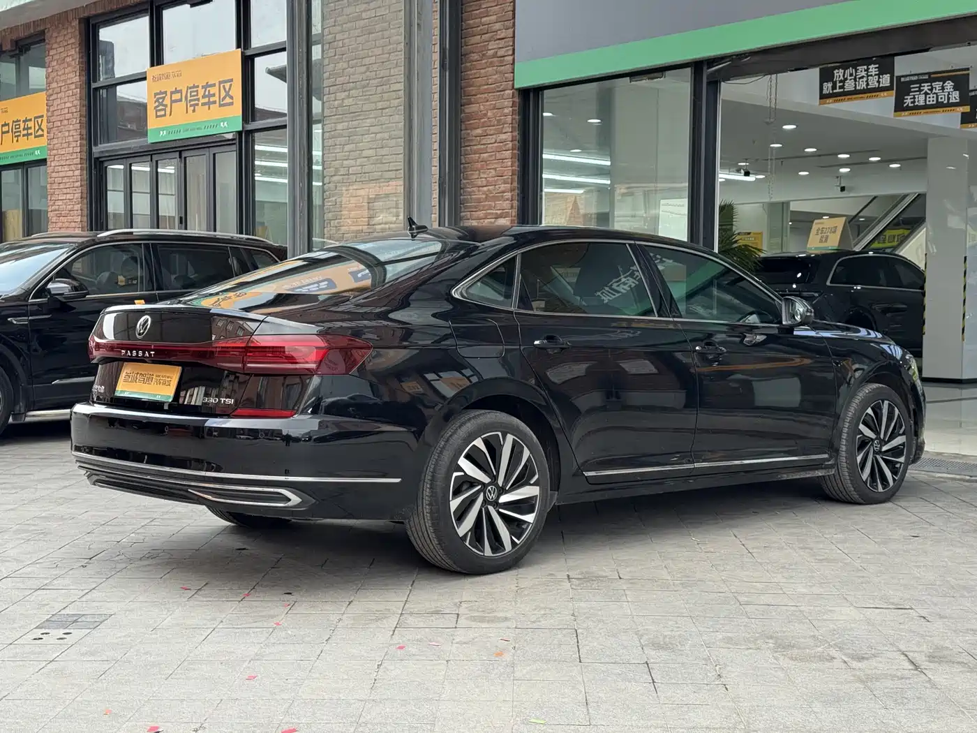 Volkswagen Passat 2022 330TSI Elite Edition фото 7