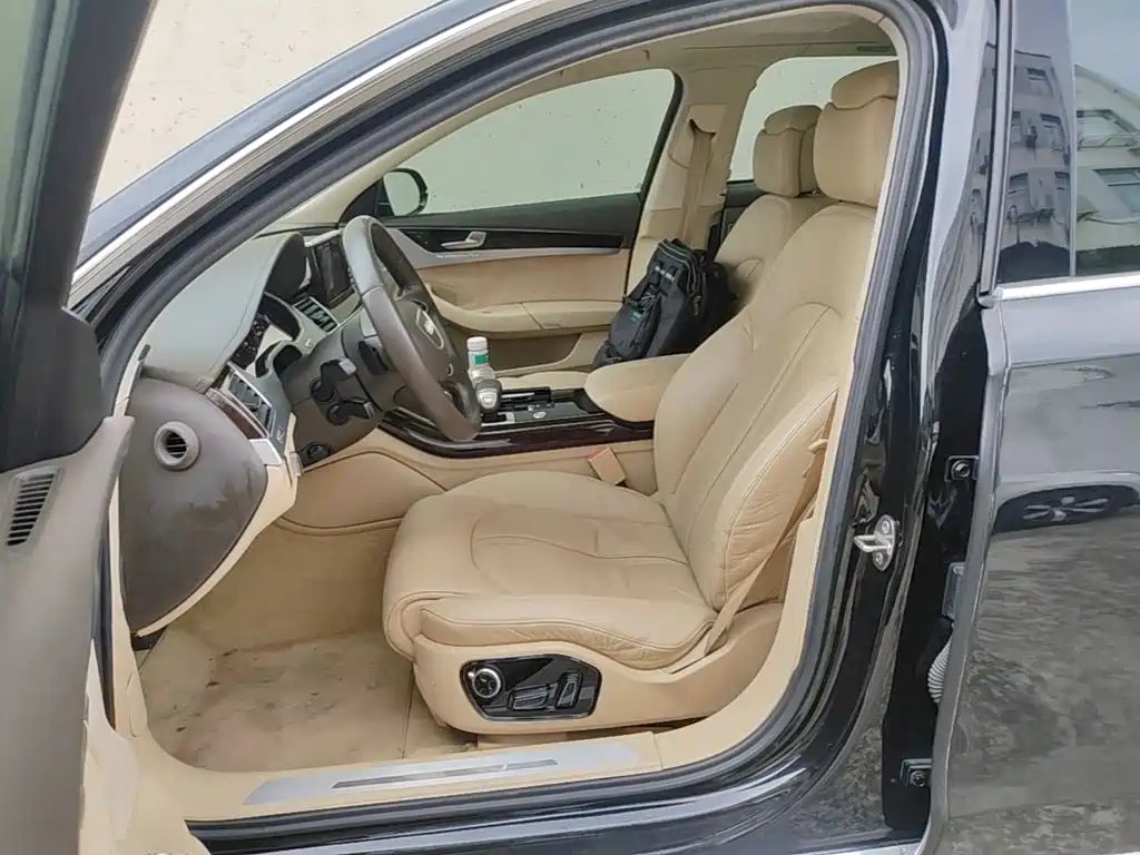 Фото 15 - Audi A8