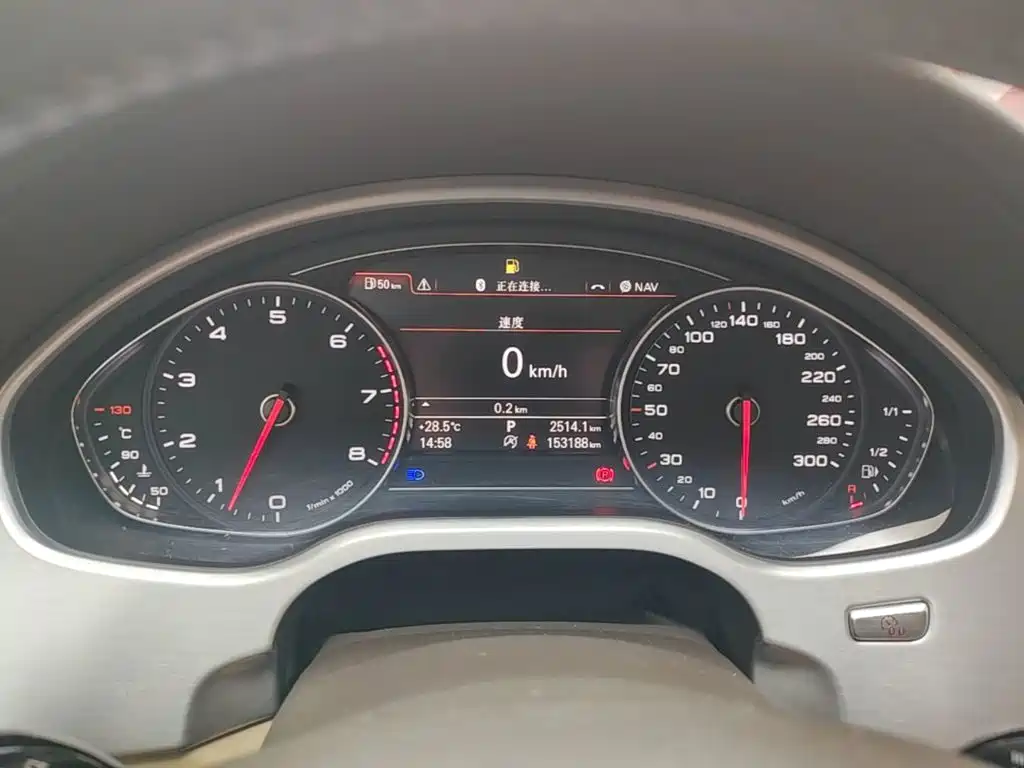 Фото 12 - Audi A8